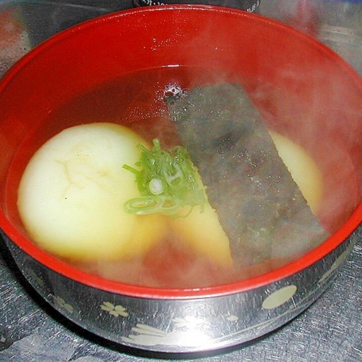 夜食に風邪予防に最適☆めんつゆで簡単おすまし雑煮☆